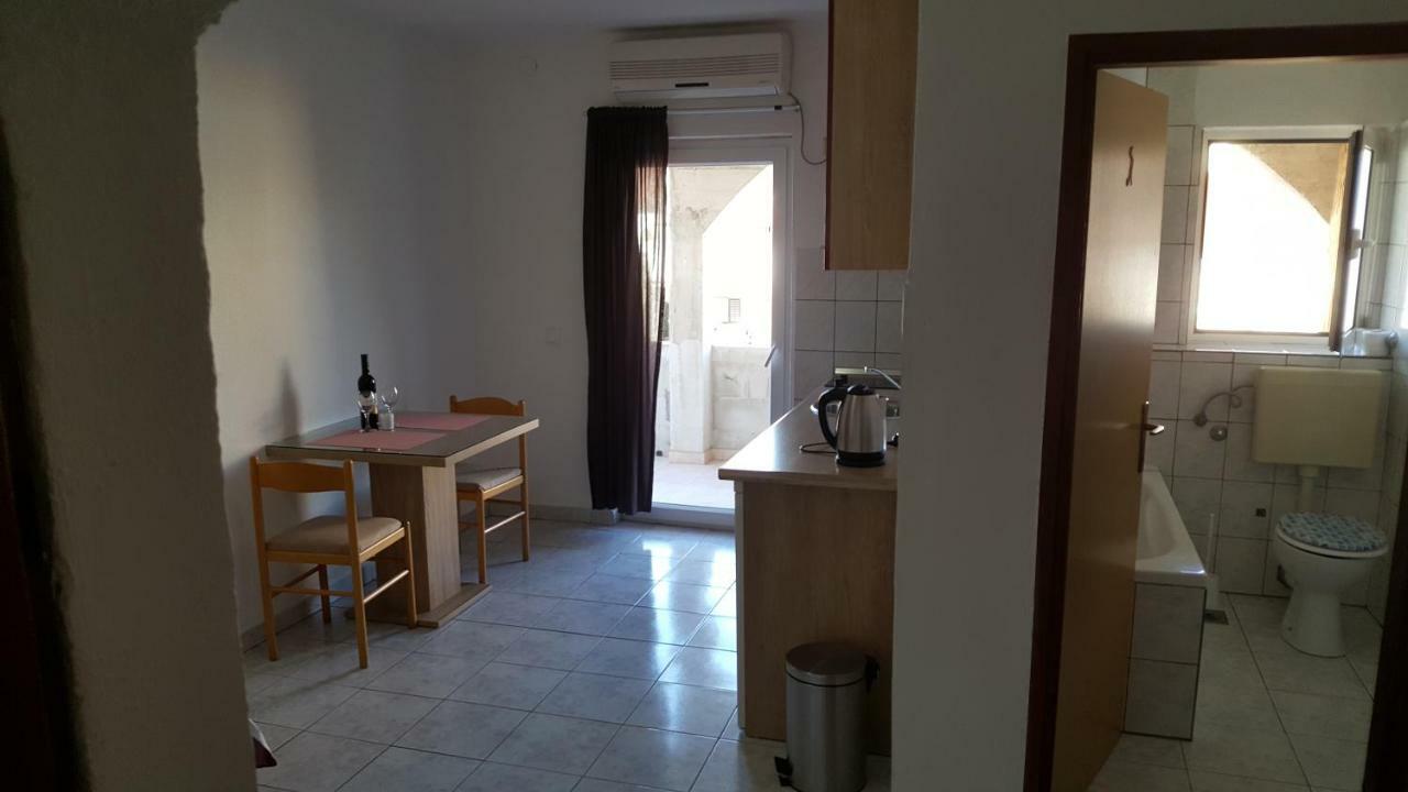 Ferienwohnung Apartman Luka Vodice Exterior foto